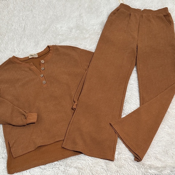 Listicle Pants - 🕯️ Listicle Sweater & Pant Set